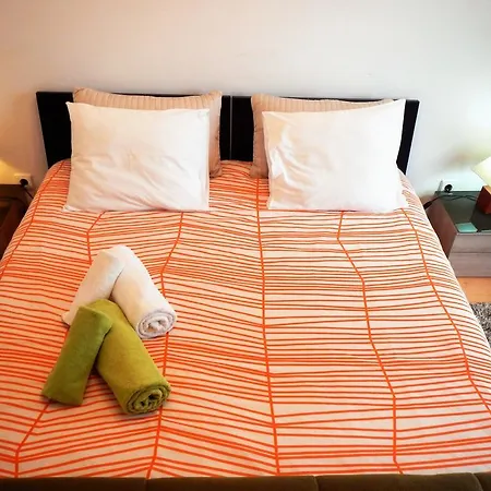 New Lisbon Apartment *